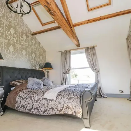 Country With Hot Tub Meagill Villa *