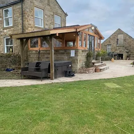 Country With Hot Tub Meagill Villa