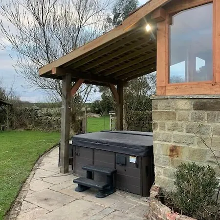 Country With Hot Tub Meagill Villa *